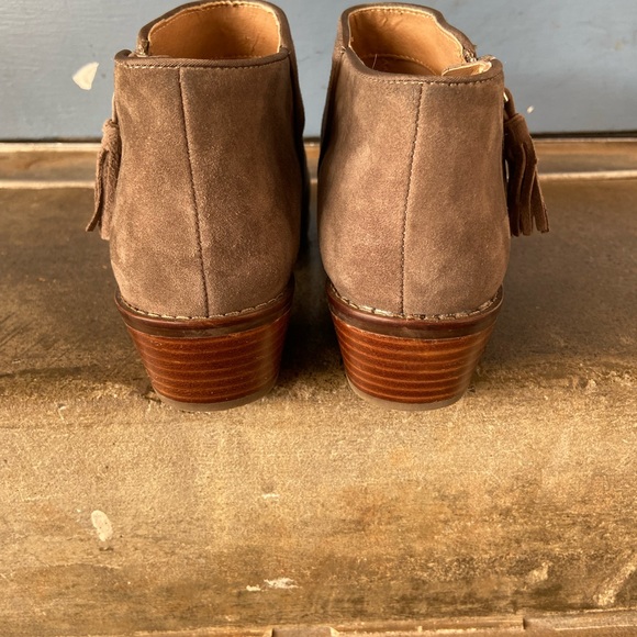 Vionic Womens Taupe Ankle Boots - Picture 6 of 7